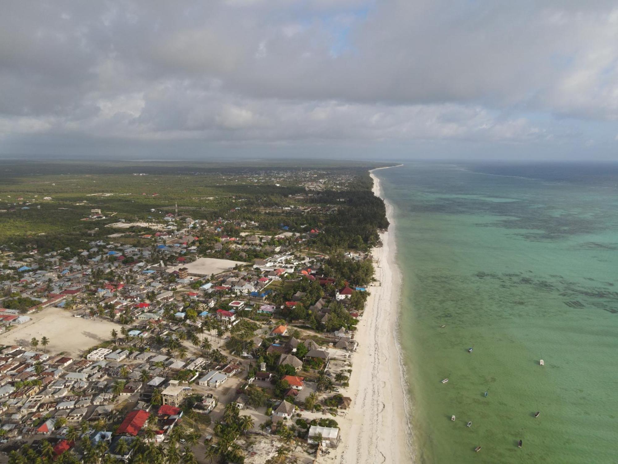 Отель Blooming Zanzibar Джамбиани Экстерьер фото